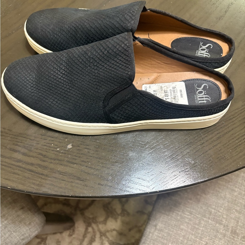 Sofft Black Loafers Slip-Ons with Textured Fabric